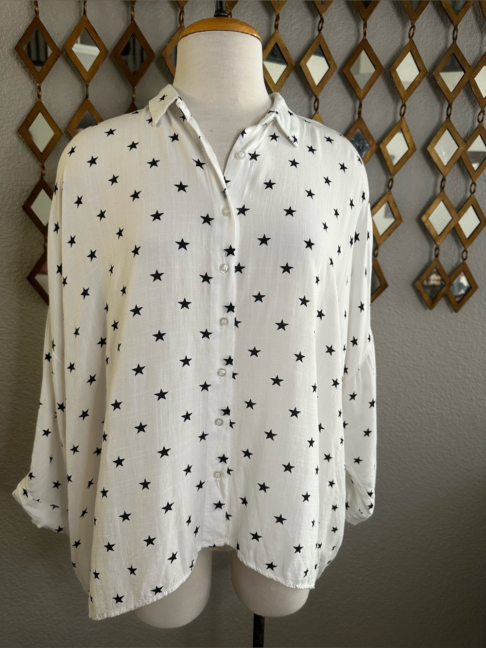 Fiore White & Black Star Print Button Down Blouse